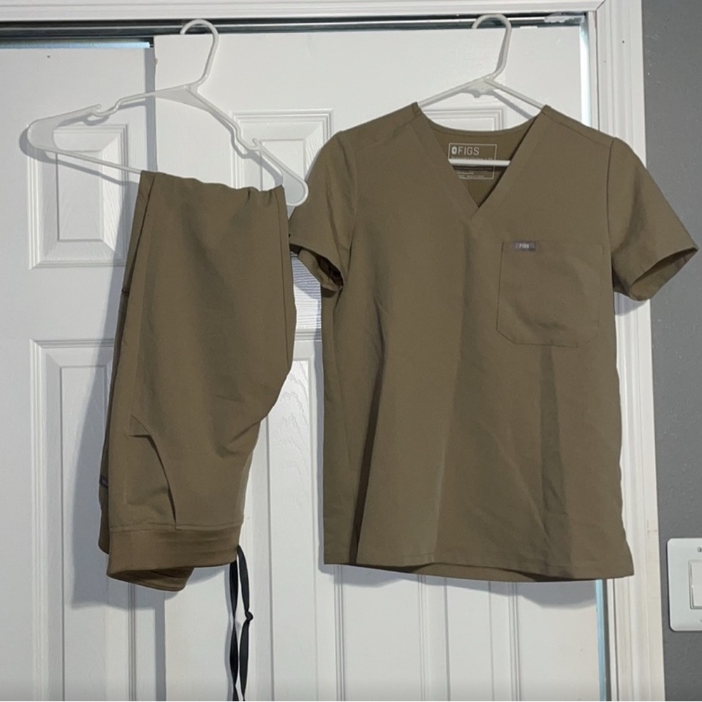 Figs Jogger scrub set XS in color
"latte"